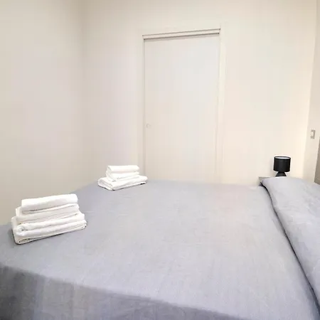 Appartement Metro, Railway Station - B&d House *