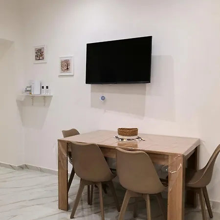 Appartement Metro, Railway Station - B&d House *