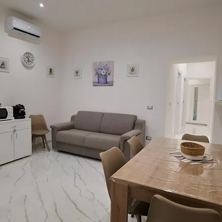 Metro, Railway Station - B&d House Appartement Napels
