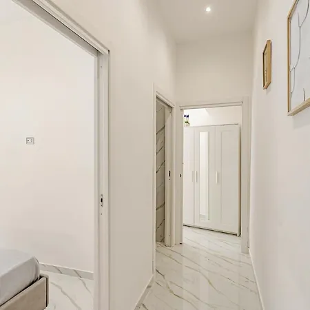 Apartamento Metro, Railway Station - B&d House Nápoles